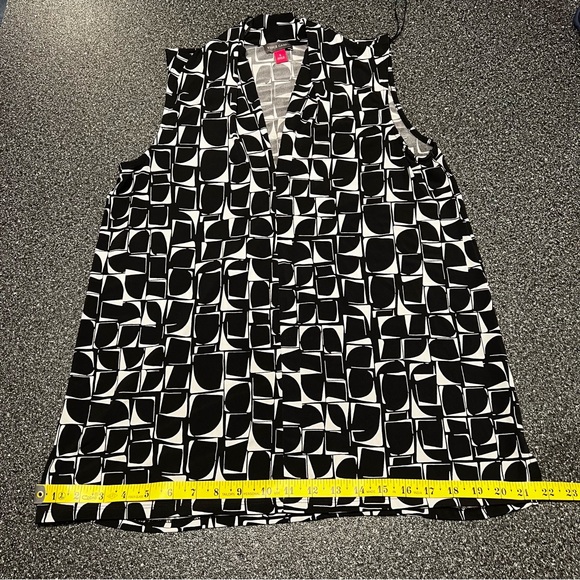 5/$20 Women's Vince Camuto Black and White Sleeveless Blouse Size Small - Picture 4 of 7